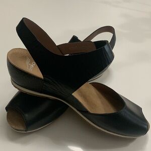 Dansko Vera Peep Toe Sandal